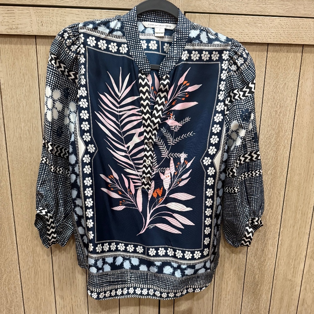 Diane Von Furstenberg Silk Top, Size 2
